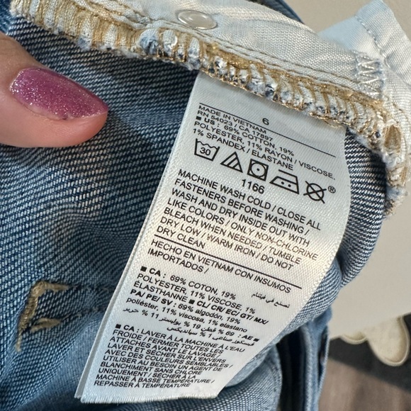 Old Navy Mid Rise Rockstar Super Skinny - Picture 4 of 4